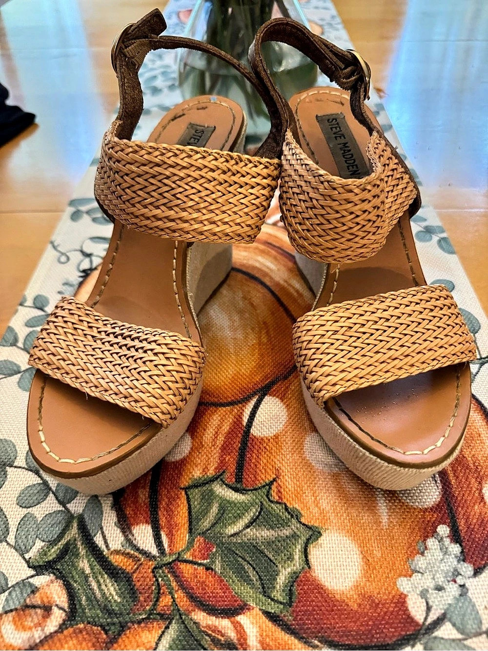 Steve Madden Wedge Sandals in Brown & Tan US 7.5